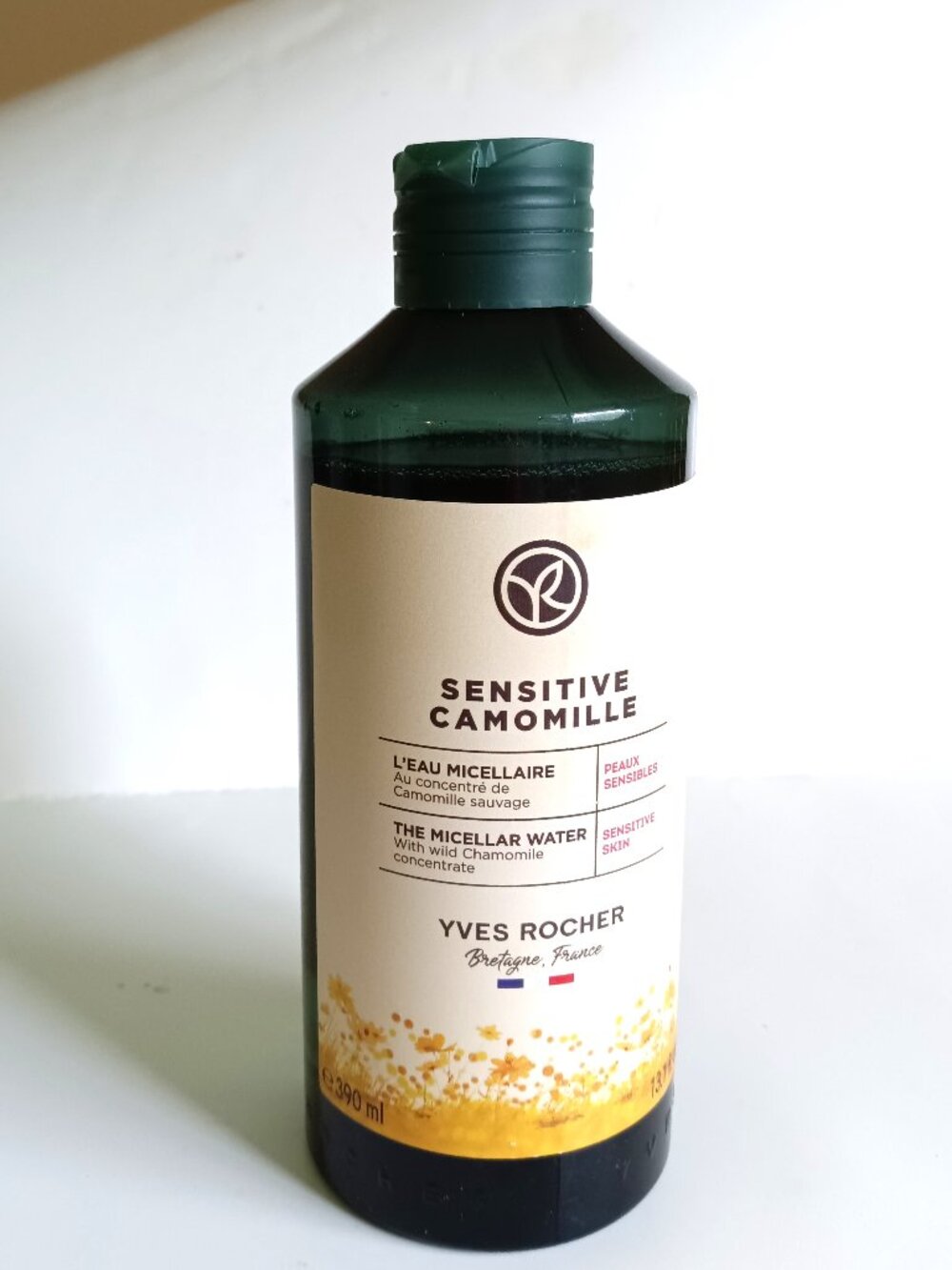 Yves Rocher - The Micellar Water with Wild Chamomile Concentrate - 390 ml